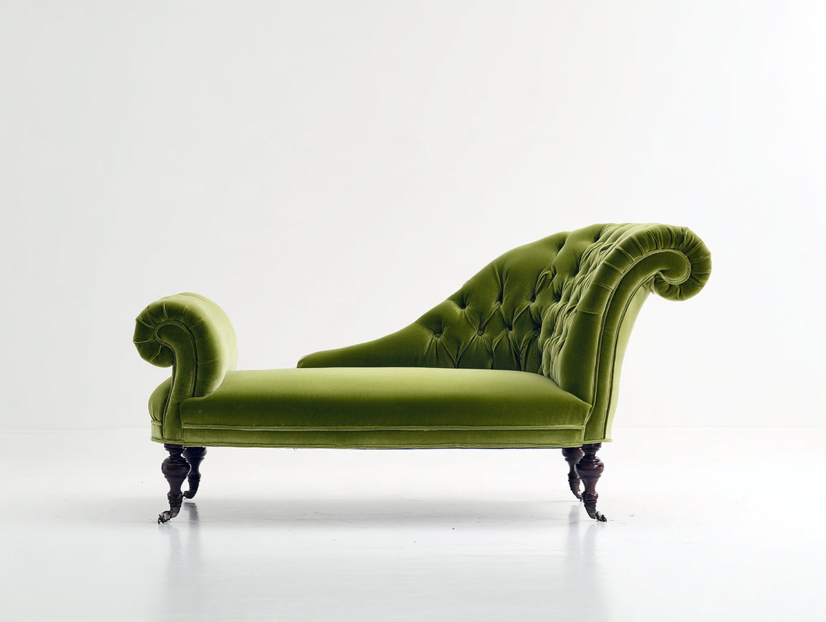 Chaise longue de terciopelo 175 x 75 x 95 cm - verde oliva y madera oscura - diseño clásico capitoné con brazos enrollados